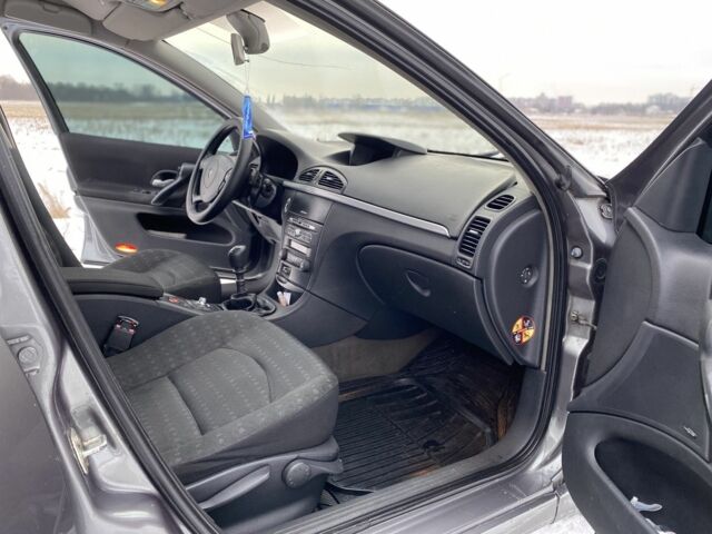 Серый Рено Лагуна, объемом двигателя 1.9 л и пробегом 250 тыс. км за 4350 $, фото 1 на Automoto.ua