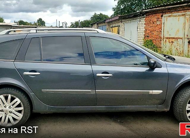 Сірий Рено Лагуна, об'ємом двигуна 2.2 л та пробігом 349 тис. км за 4299 $, фото 1 на Automoto.ua