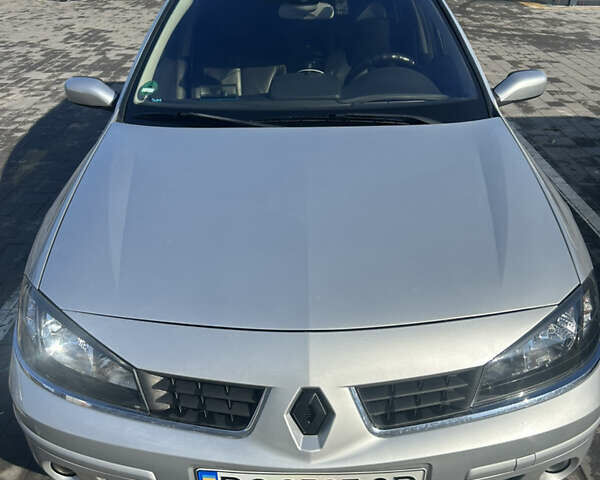 Серый Рено Лагуна, объемом двигателя 1.9 л и пробегом 228 тыс. км за 4500 $, фото 1 на Automoto.ua
