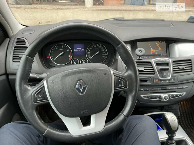 Сірий Рено Лагуна, об'ємом двигуна 2 л та пробігом 310 тис. км за 7000 $, фото 1 на Automoto.ua