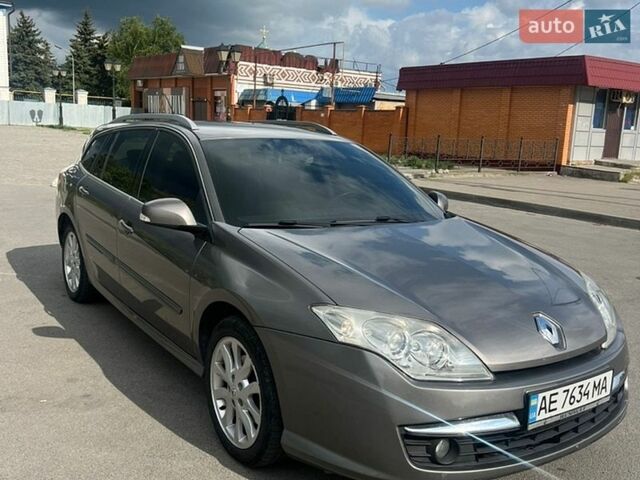Серый Рено Лагуна, объемом двигателя 2 л и пробегом 267 тыс. км за 7500 $, фото 1 на Automoto.ua