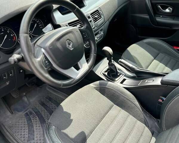 Сірий Рено Лагуна, об'ємом двигуна 2 л та пробігом 195 тис. км за 5499 $, фото 1 на Automoto.ua