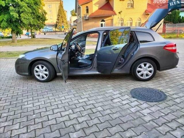 Серый Рено Лагуна, объемом двигателя 2 л и пробегом 314 тыс. км за 5500 $, фото 1 на Automoto.ua