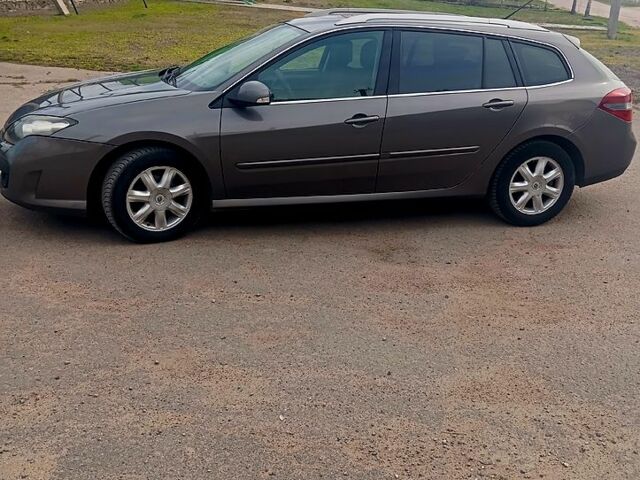 Серый Рено Лагуна, объемом двигателя 1.5 л и пробегом 302 тыс. км за 7000 $, фото 1 на Automoto.ua