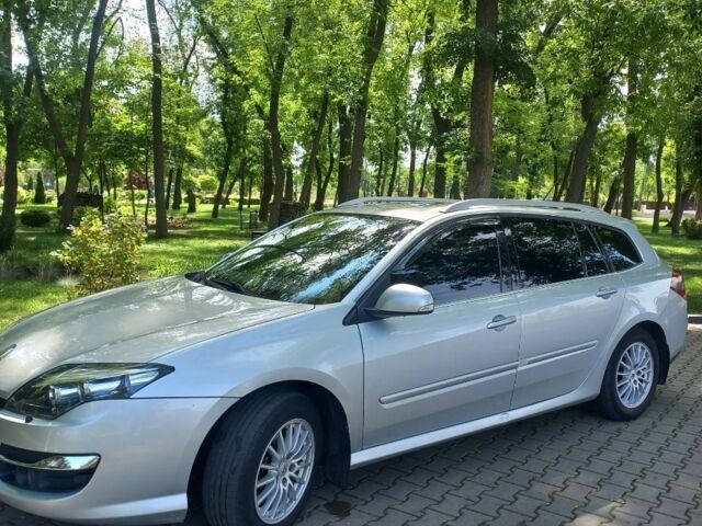 Серый Рено Лагуна, объемом двигателя 0 л и пробегом 118 тыс. км за 7500 $, фото 1 на Automoto.ua