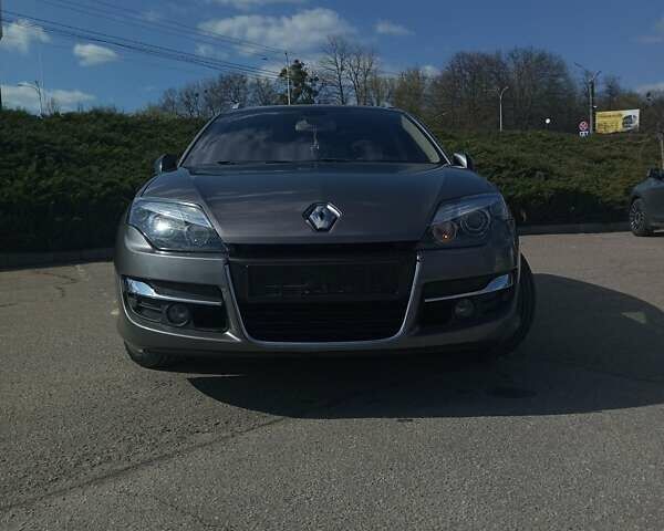 Серый Рено Лагуна, объемом двигателя 2 л и пробегом 220 тыс. км за 8750 $, фото 1 на Automoto.ua