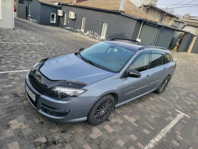 Серый Рено Лагуна, объемом двигателя 1.5 л и пробегом 241 тыс. км за 5500 $, фото 1 на Automoto.ua