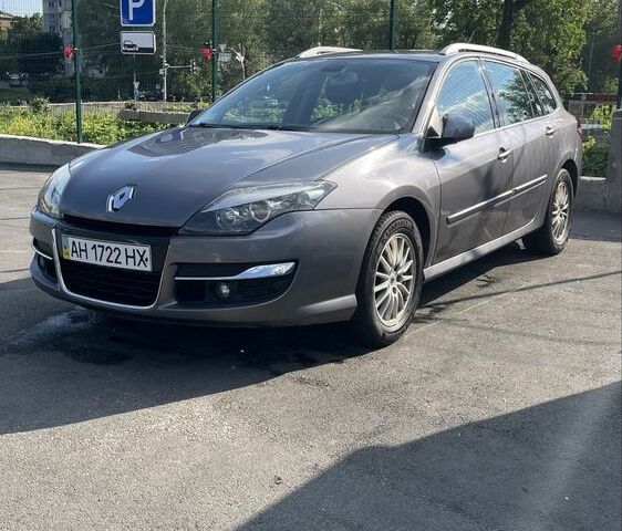 Сірий Рено Лагуна, об'ємом двигуна 1.5 л та пробігом 261 тис. км за 6100 $, фото 1 на Automoto.ua