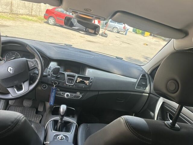 Серый Рено Лагуна, объемом двигателя 1.5 л и пробегом 303 тыс. км за 7600 $, фото 1 на Automoto.ua