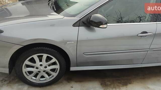 Серый Рено Лагуна, объемом двигателя 1.5 л и пробегом 197 тыс. км за 8500 $, фото 1 на Automoto.ua