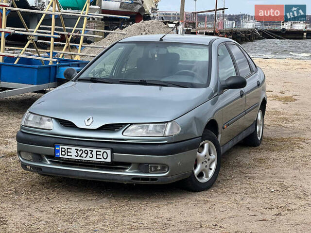 Серый Рено Лагуна, объемом двигателя 1.78 л и пробегом 248 тыс. км за 1700 $, фото 1 на Automoto.ua