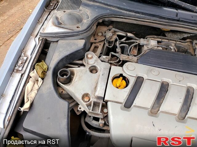 Серый Рено Лагуна, объемом двигателя 2 л и пробегом 0 тыс. км за 3300 $, фото 1 на Automoto.ua