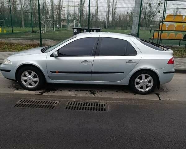 Серый Рено Лагуна, объемом двигателя 2 л и пробегом 302 тыс. км за 3500 $, фото 1 на Automoto.ua