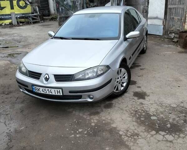 Серый Рено Лагуна, объемом двигателя 2 л и пробегом 185 тыс. км за 4000 $, фото 1 на Automoto.ua