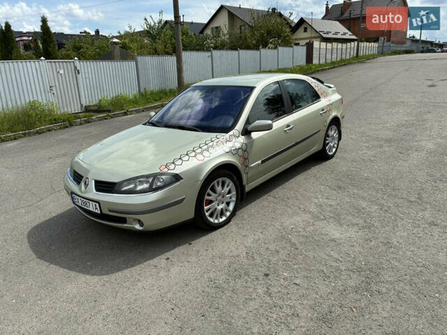 Серый Рено Лагуна, объемом двигателя 2 л и пробегом 278 тыс. км за 5490 $, фото 1 на Automoto.ua