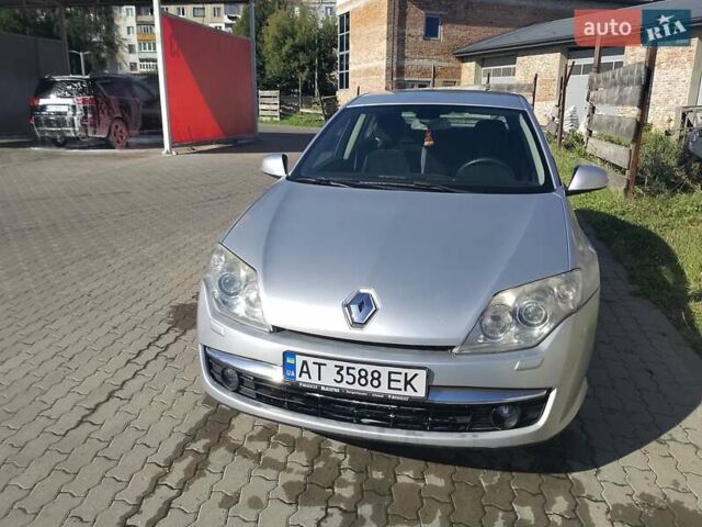 Сірий Рено Лагуна, об'ємом двигуна 2 л та пробігом 242 тис. км за 6300 $, фото 1 на Automoto.ua