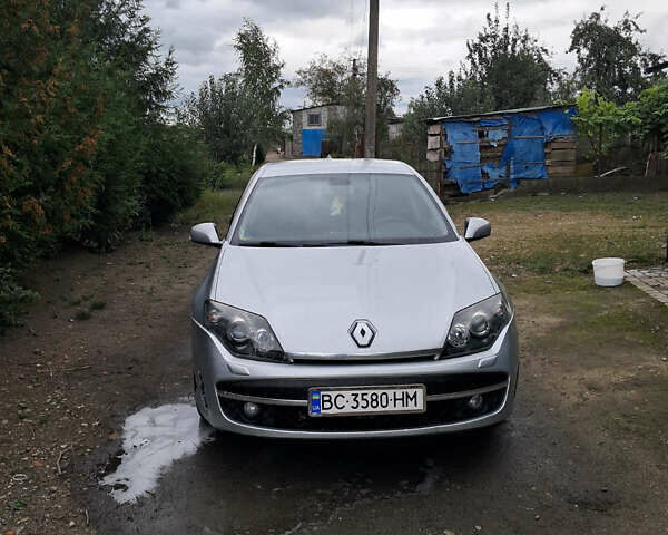 Рено Лагуна 2010 в Пустомытах на Automoto.ua Серый Рено Лагуна, объемом двигателя 1.46 л и пробегом 250 тыс. км за 5500 $, фото 1 на Automoto.ua