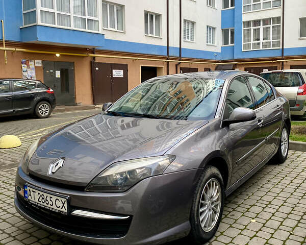 Рено Лагуна 2011 в Ивано-Франковске на Automoto.ua Серый Рено Лагуна, объемом двигателя 1.46 л и пробегом 224 тыс. км за 7400 $, фото 1 на Automoto.ua