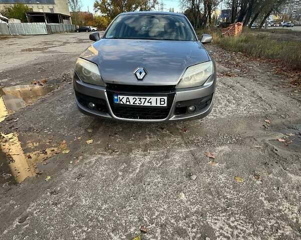 Серый Рено Лагуна, объемом двигателя 2 л и пробегом 210 тыс. км за 5400 $, фото 1 на Automoto.ua