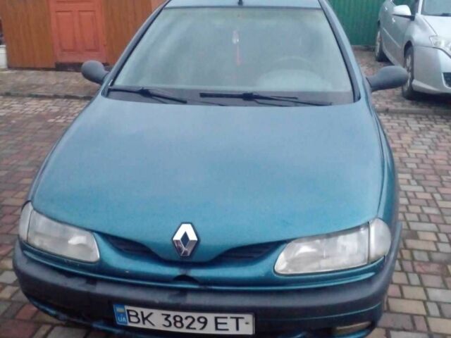 Синий Рено Лагуна, объемом двигателя 1.8 л и пробегом 327 тыс. км за 1500 $, фото 1 на Automoto.ua