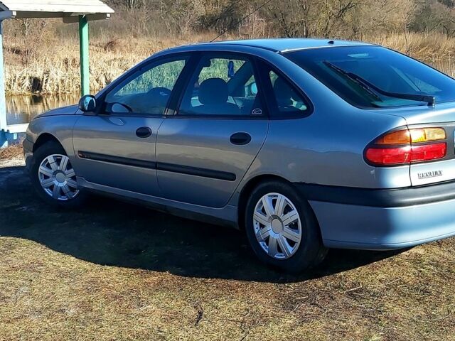 Синий Рено Лагуна, объемом двигателя 1.6 л и пробегом 98 тыс. км за 1700 $, фото 1 на Automoto.ua