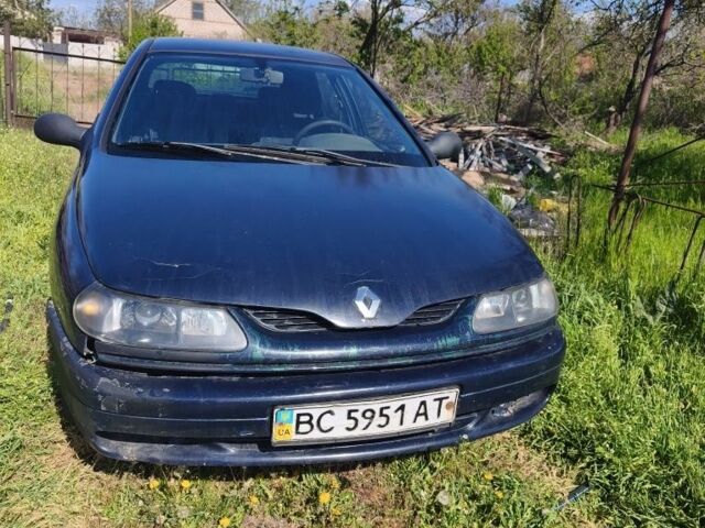 Синий Рено Лагуна, объемом двигателя 1.6 л и пробегом 300 тыс. км за 1142 $, фото 1 на Automoto.ua