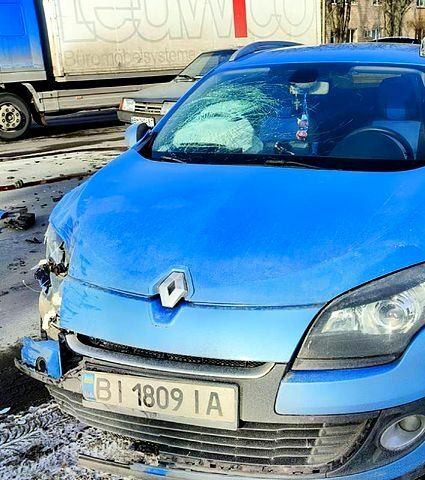 Синій Рено Лагуна, об'ємом двигуна 1.5 л та пробігом 350 тис. км за 3200 $, фото 1 на Automoto.ua