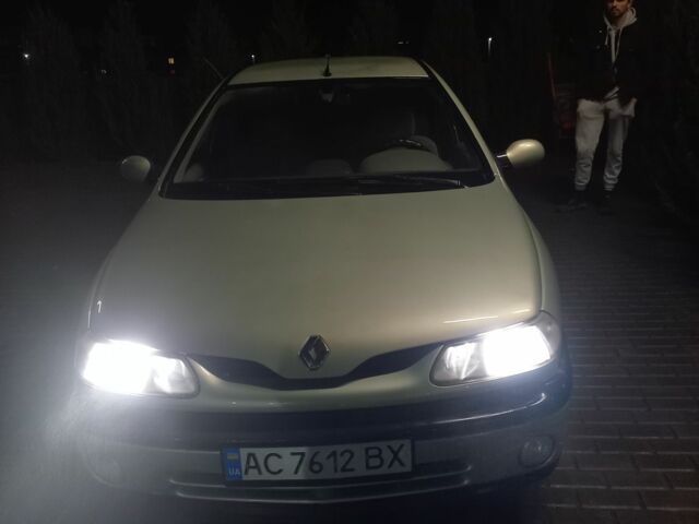 Зеленый Рено Лагуна, объемом двигателя 2 л и пробегом 380 тыс. км за 1700 $, фото 1 на Automoto.ua