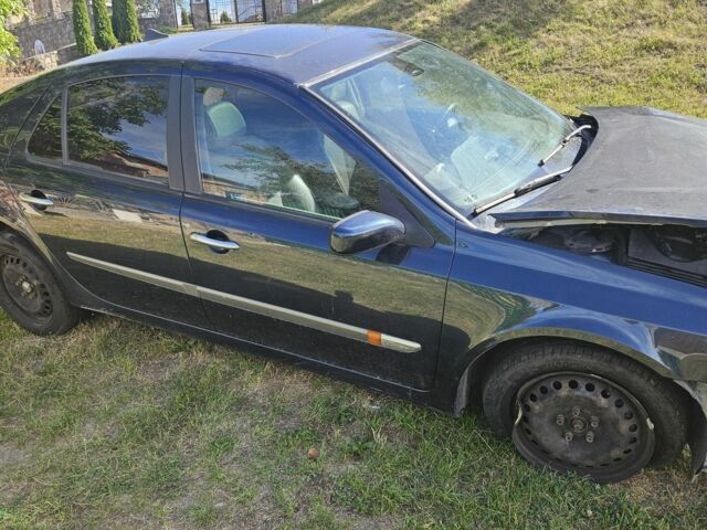 Зеленый Рено Лагуна, объемом двигателя 1.8 л и пробегом 300 тыс. км за 1003 $, фото 1 на Automoto.ua