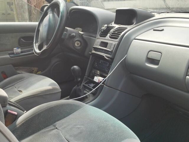 Зеленый Рено Лагуна, объемом двигателя 1.9 л и пробегом 400 тыс. км за 2800 $, фото 1 на Automoto.ua