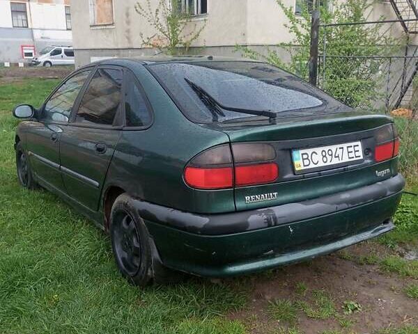 Зеленый Рено Лагуна, объемом двигателя 1.8 л и пробегом 300 тыс. км за 1600 $, фото 1 на Automoto.ua