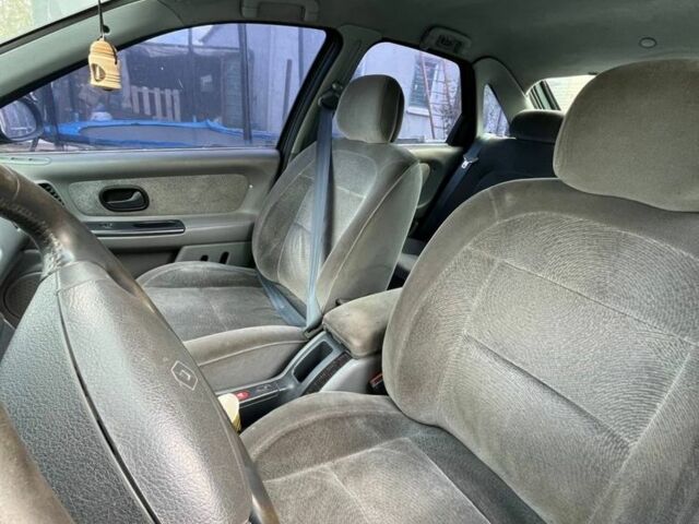 Зеленый Рено Лагуна, объемом двигателя 3 л и пробегом 350 тыс. км за 2200 $, фото 1 на Automoto.ua