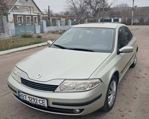 Зеленый Рено Лагуна, объемом двигателя 1.87 л и пробегом 396 тыс. км за 4000 $, фото 1 на Automoto.ua