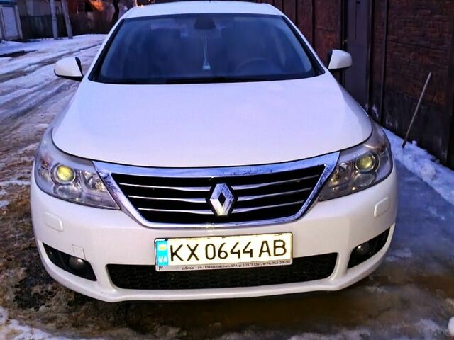 Білий Рено Латітьюд, об'ємом двигуна 2 л та пробігом 200 тис. км за 8000 $, фото 1 на Automoto.ua