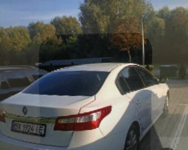 Білий Рено Латітьюд, об'ємом двигуна 2 л та пробігом 270 тис. км за 7200 $, фото 1 на Automoto.ua