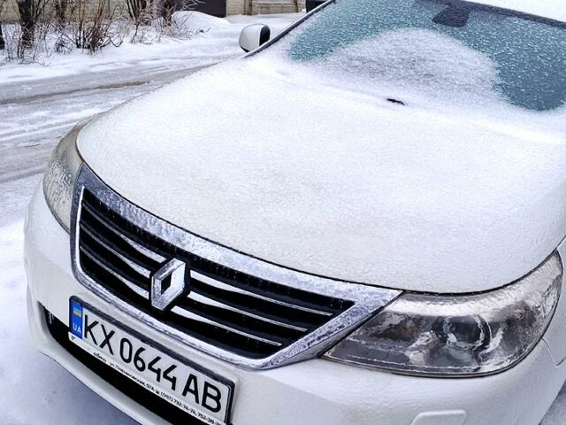 Білий Рено Латітьюд, об'ємом двигуна 2 л та пробігом 188 тис. км за 9000 $, фото 1 на Automoto.ua