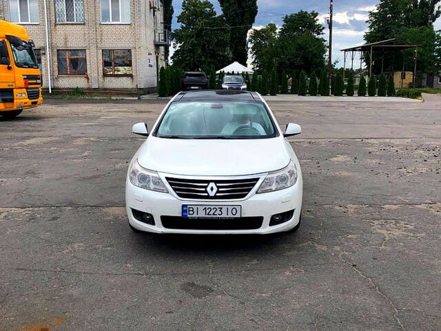 Белый Рено Латитьюд, объемом двигателя 2.5 л и пробегом 215 тыс. км за 6666 $, фото 1 на Automoto.ua