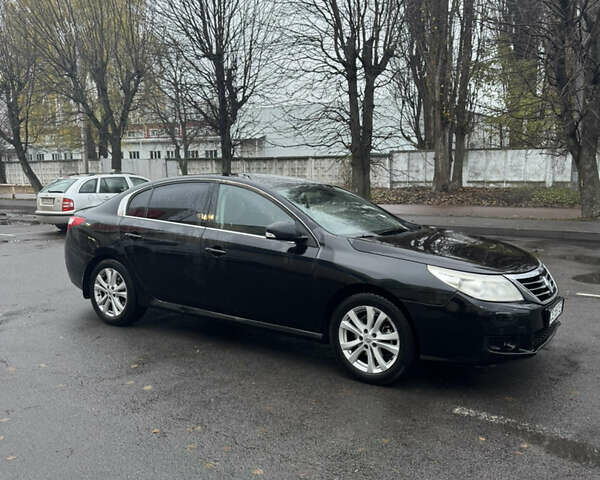 Черный Рено Латитьюд, объемом двигателя 2 л и пробегом 198 тыс. км за 6000 $, фото 1 на Automoto.ua