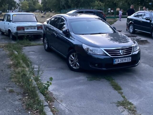 Серый Рено Латитьюд, объемом двигателя 2 л и пробегом 195 тыс. км за 5514 $, фото 1 на Automoto.ua