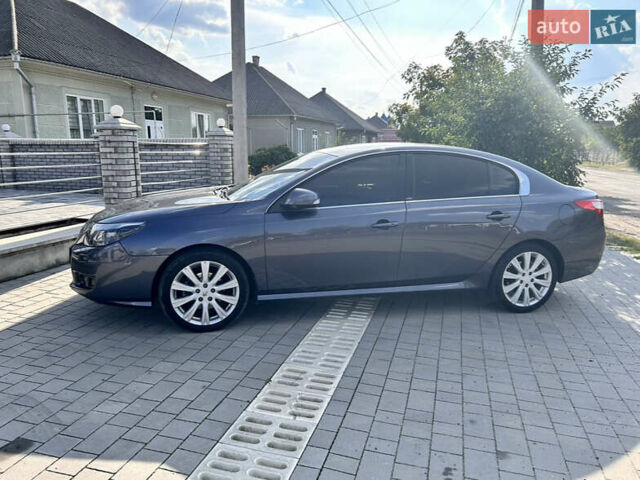 Серый Рено Латитьюд, объемом двигателя 2 л и пробегом 220 тыс. км за 8000 $, фото 1 на Automoto.ua