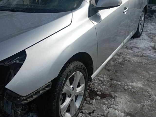 Сірий Рено Латітьюд, об'ємом двигуна 2 л та пробігом 350 тис. км за 2700 $, фото 1 на Automoto.ua