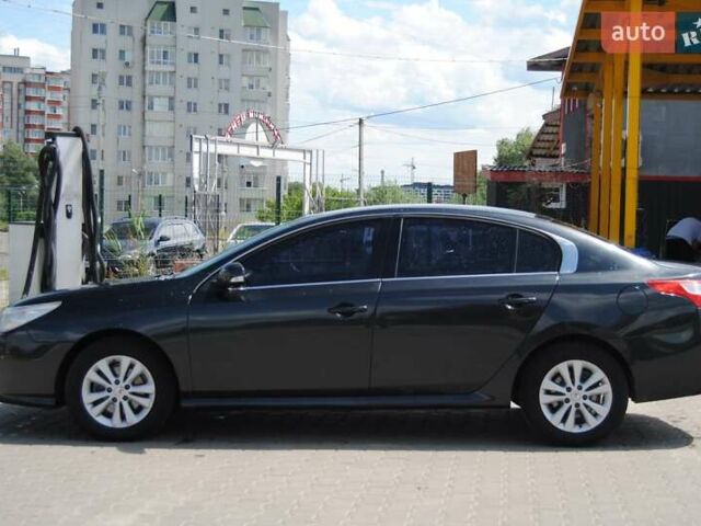 Серый Рено Латитьюд, объемом двигателя 2 л и пробегом 184 тыс. км за 8998 $, фото 1 на Automoto.ua