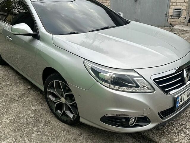 Серый Рено Латитьюд, объемом двигателя 2 л и пробегом 158 тыс. км за 10500 $, фото 1 на Automoto.ua