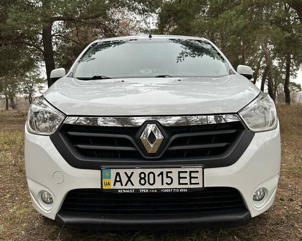 Белый Рено Лоджи, объемом двигателя 1.46 л и пробегом 49 тыс. км за 11000 $, фото 1 на Automoto.ua