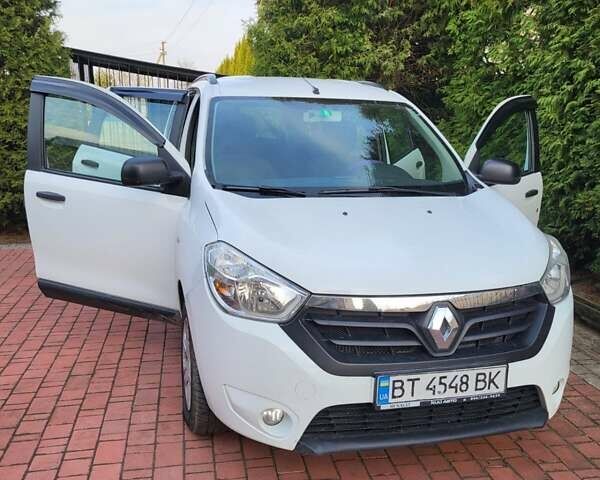 Белый Рено Лоджи, объемом двигателя 1.5 л и пробегом 123 тыс. км за 9999 $, фото 1 на Automoto.ua