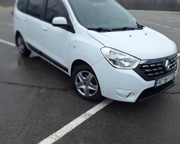 Белый Рено Лоджи, объемом двигателя 1.46 л и пробегом 180 тыс. км за 9840 $, фото 1 на Automoto.ua