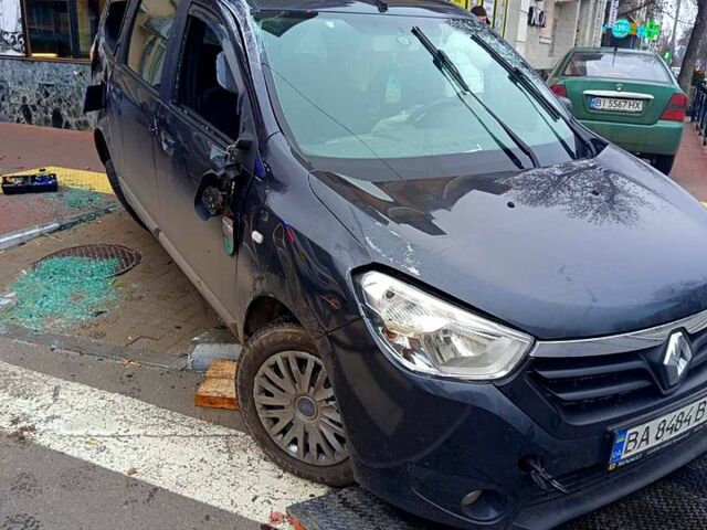 Серый Рено Лоджи, объемом двигателя 1.5 л и пробегом 0 тыс. км за 2500 $, фото 1 на Automoto.ua