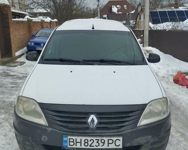 Білий Рено Логан МСВ, об'ємом двигуна 1.6 л та пробігом 475 тис. км за 2100 $, фото 1 на Automoto.ua