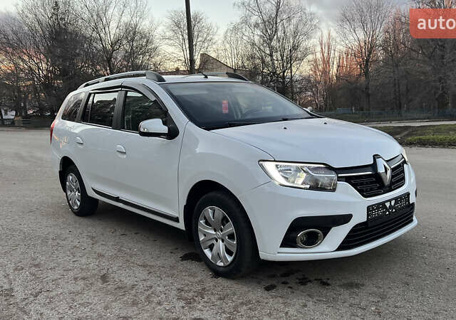 Белый Рено Логан МСВ, объемом двигателя 1.46 л и пробегом 75 тыс. км за 10600 $, фото 1 на Automoto.ua