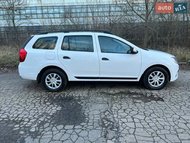 Белый Рено Логан МСВ, объемом двигателя 1.5 л и пробегом 69 тыс. км за 10600 $, фото 1 на Automoto.ua